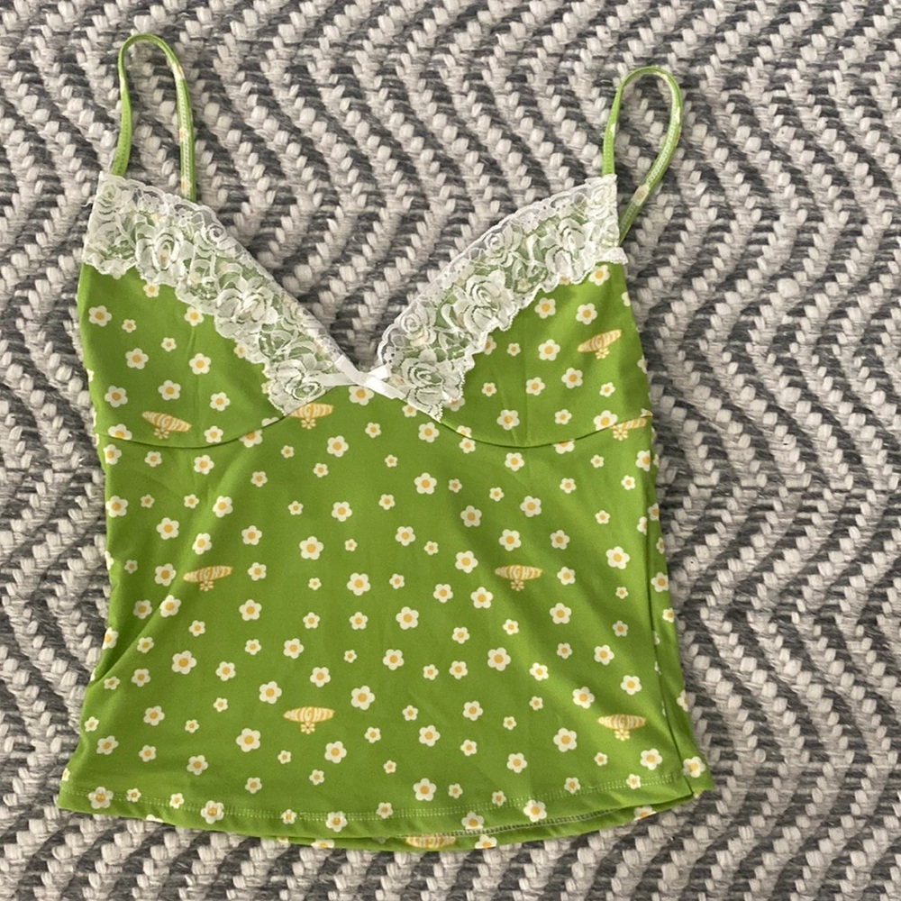 O mighty exclusive green daisy lace camisole 💚💚💚
